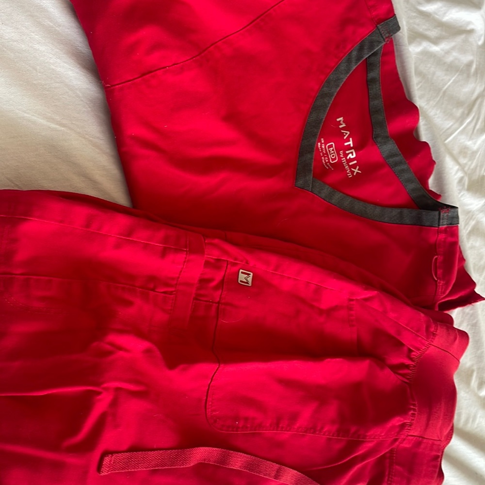 Women’s scrubs